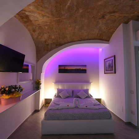 Petros Room Camere Салерно Екстериор снимка