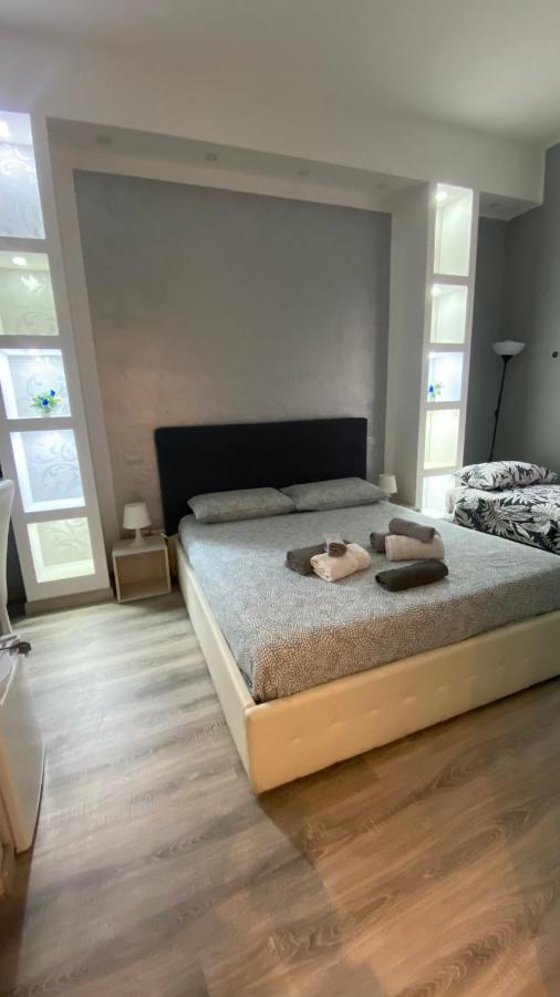 Petros Room Camere Салерно Екстериор снимка