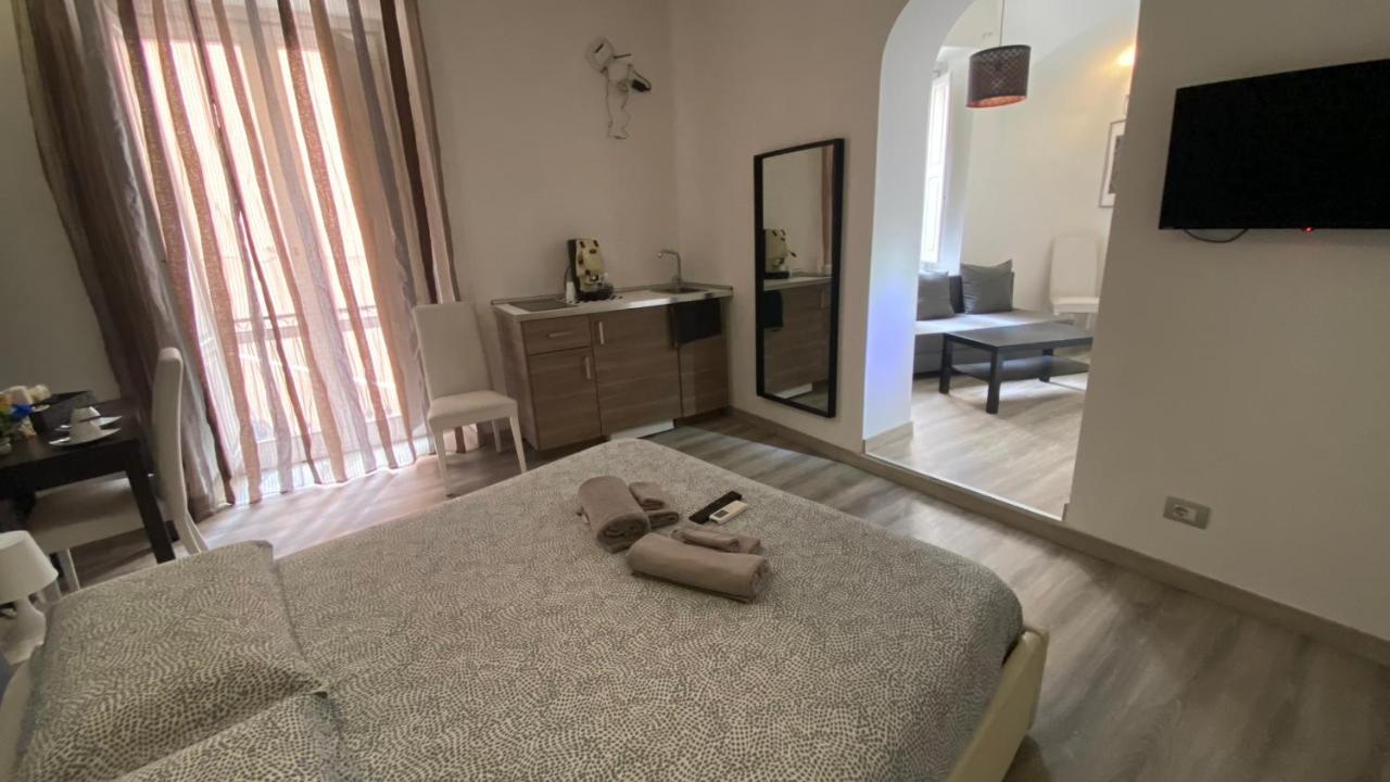 Petros Room Camere Салерно Екстериор снимка
