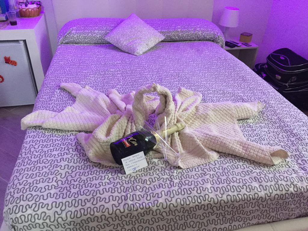 Petros Room Camere Салерно Екстериор снимка