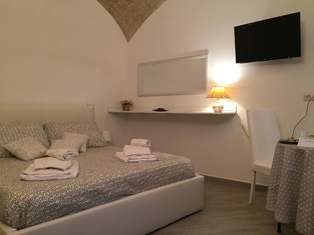 Petros Room Camere Салерно Стая снимка