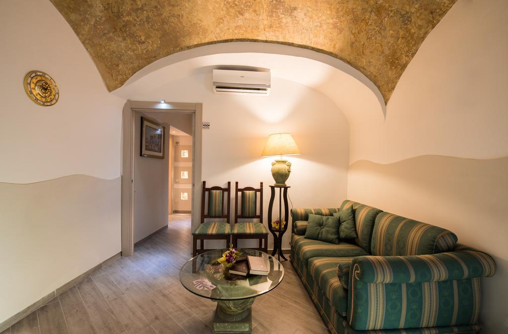 Petros Room Camere Салерно Екстериор снимка