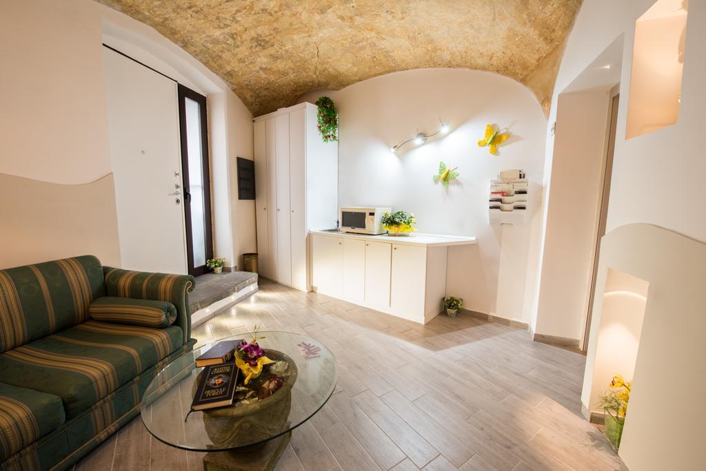Petros Room Camere Салерно Екстериор снимка