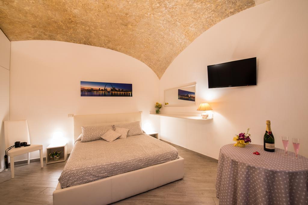 Petros Room Camere Салерно Екстериор снимка