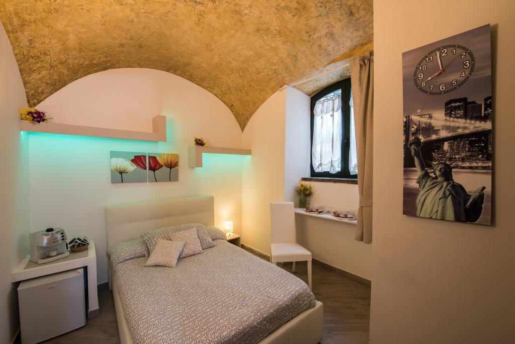 Petros Room Camere Салерно Екстериор снимка