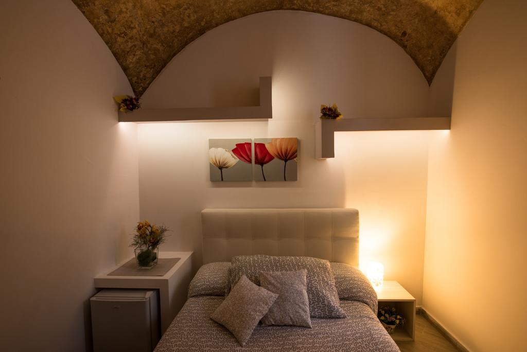 Petros Room Camere Салерно Екстериор снимка