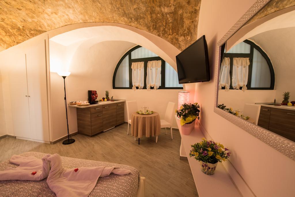 Petros Room Camere Салерно Екстериор снимка