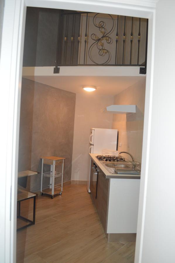 Petros Room Camere Салерно Екстериор снимка