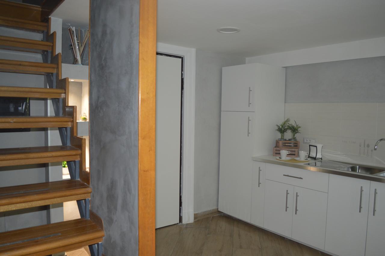 Petros Room Camere Салерно Екстериор снимка