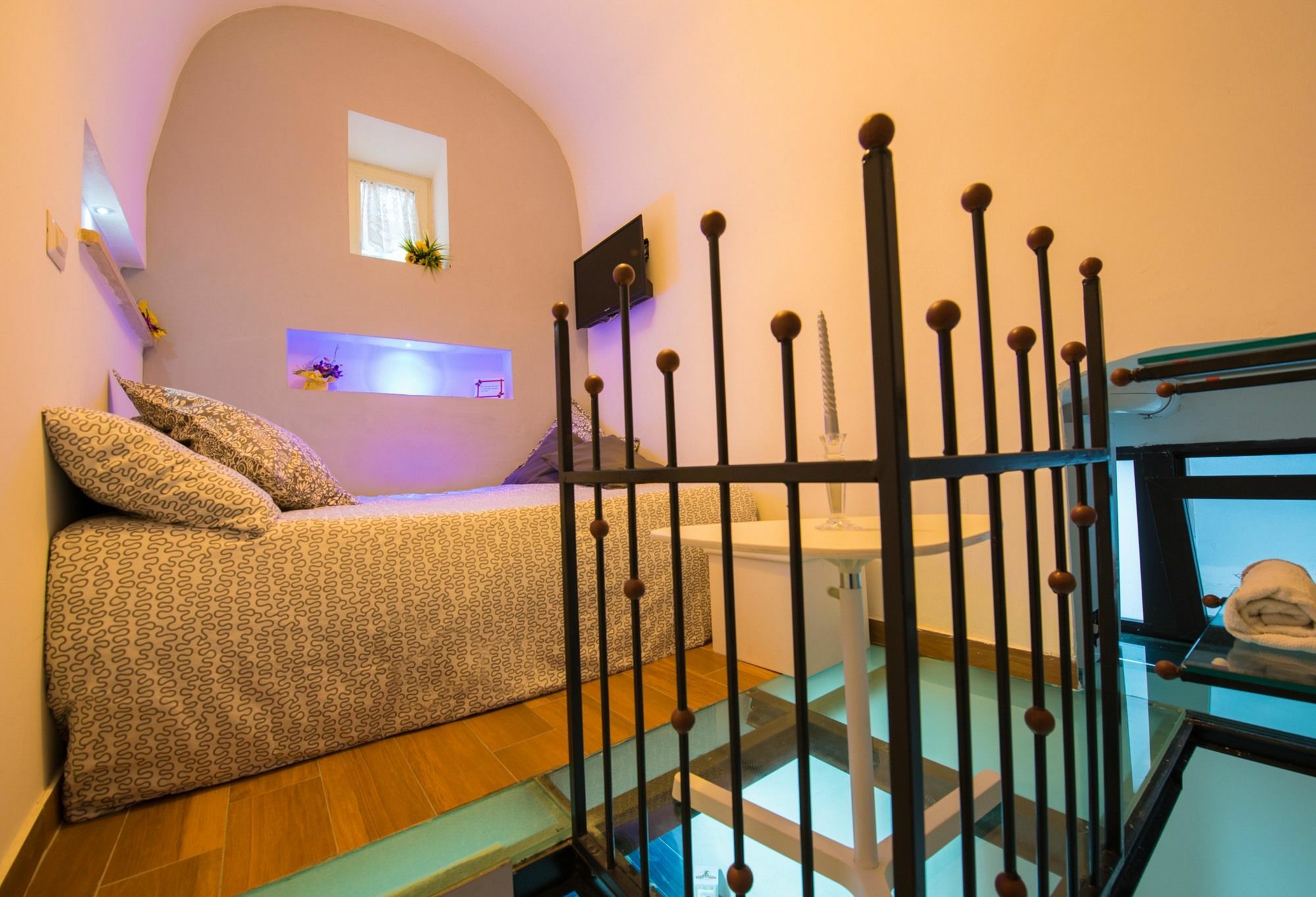 Petros Room Camere Салерно Екстериор снимка